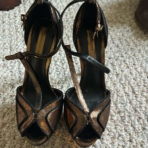 👠 BCBGMaxAzria Women’s Bronze Platform T Strap Heels👠